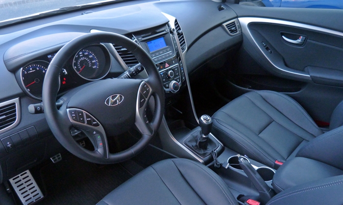 Elantra GT Reviews: Hyundai Elantra GT interior