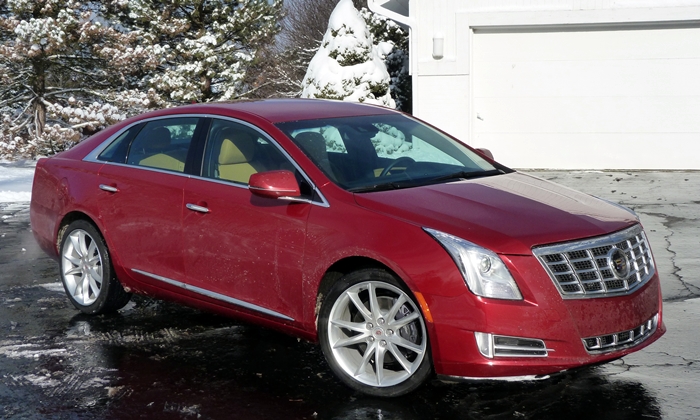 2013 Cadillac XTS front quarter view