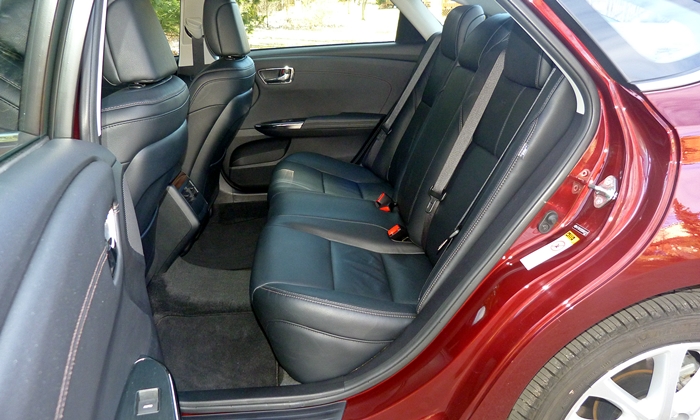 Avalon Reviews: 2013 Toyota Avalon XLE Touring rear seat