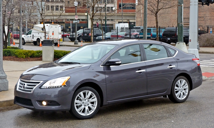 2013 Nissan Sentra SL front quarter view