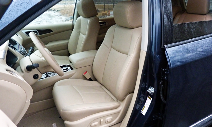 Nissan Pathfinder Photos: 2013 Nissan Pathfinder Platinum driver seat