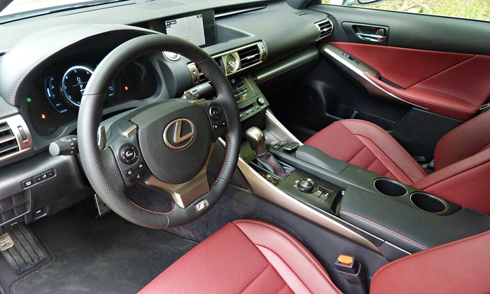 Lexus IS Photos: 2014 Lexus IS 250 F Sport interior