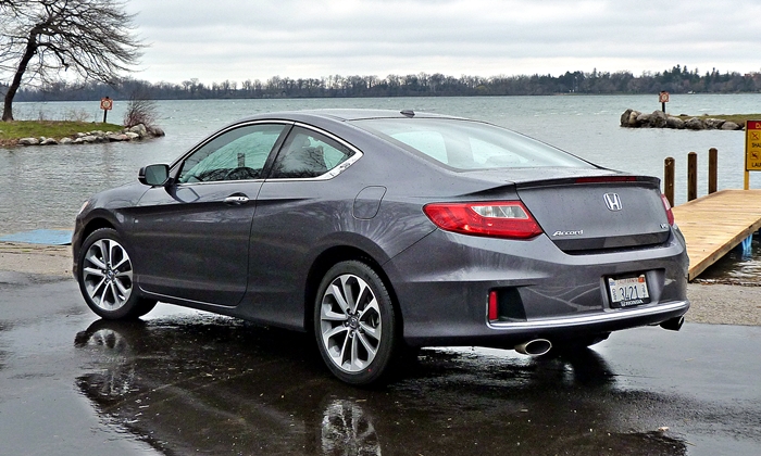 Accord Reviews: 2013 Honda Accord Coupe V6 rear quarter