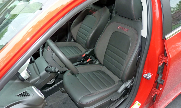 Chevrolet Sonic Photos: Chevrolet Sonic RS driver seat