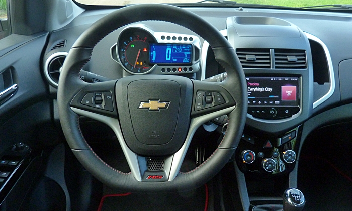 Sonic Reviews: Chevrolet Sonic RS instrument panel