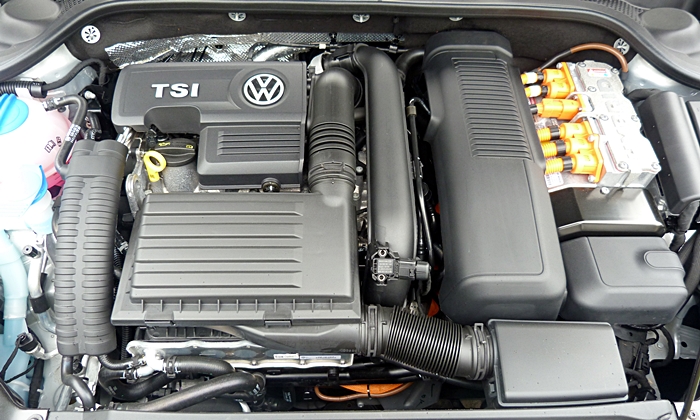 Jetta Reviews: Volkswagen Jetta Hybrid engine