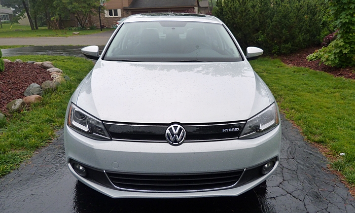 Jetta Reviews: Volkswagen Jetta Hybrid front