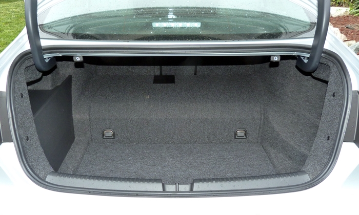 Jetta Reviews: Volkswagen Jetta Hybrid trunk