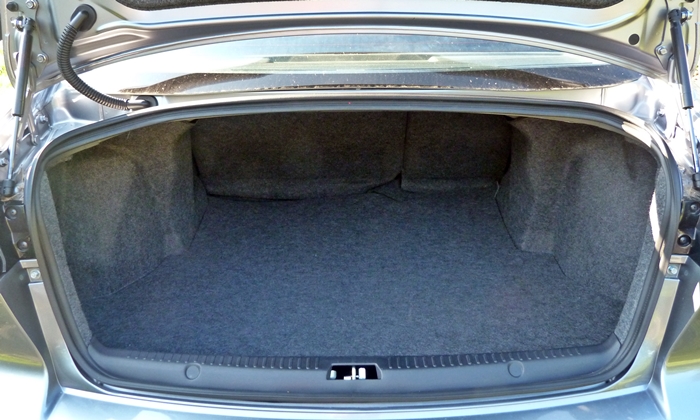 Lancer Reviews: Mitsubishi Lancer GT trunk