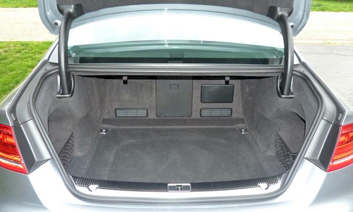 A8 / S8 Reviews: Audi A8 L trunk