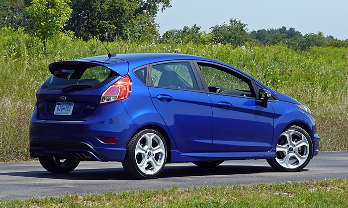 Fiesta Reviews: 2014 Ford Fiesta ST rear quarter view