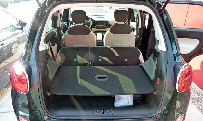 500L Reviews: FIAT 500L cargo area, seats folded
