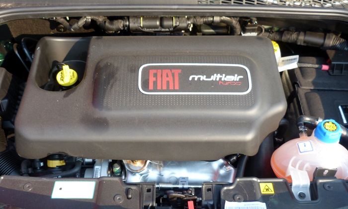 Fiat 500L Photos: FIAT 500L engine