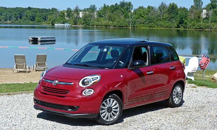 500L Reviews: FIAT 500L front quarter view