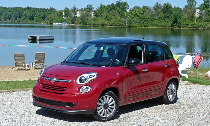 FIAT 500L front quarter view