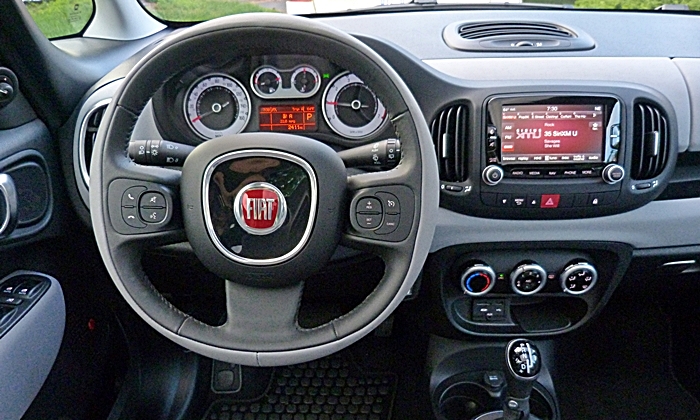 500L Reviews: FIAT 500L instrument panel