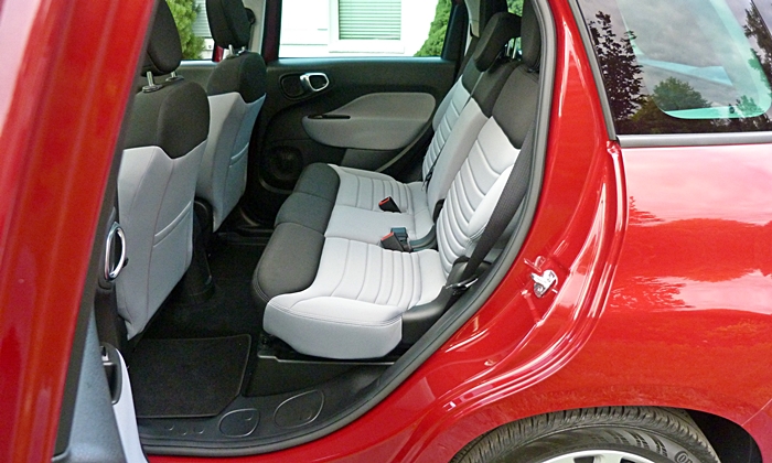 500L Reviews: FIAT 500L rear seat