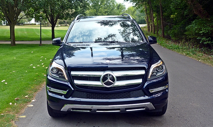 GL-Class Reviews: Mercedes-Benz GL350 front view