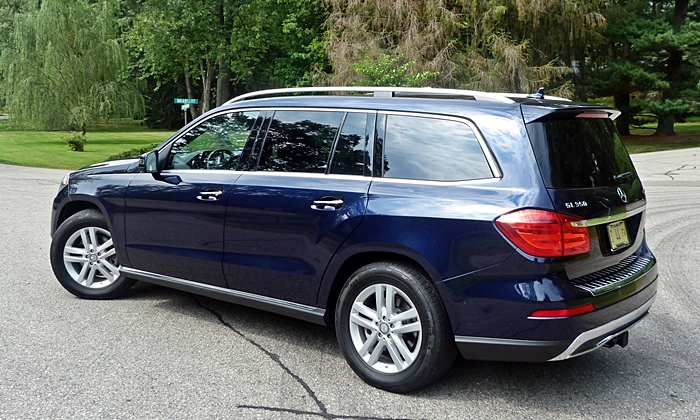 GL-Class Reviews: Mercedes-Benz GL350 rear quarter view