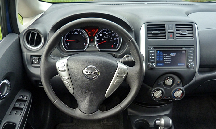 Versa Note Reviews: Nissan Versa Note instrument panel