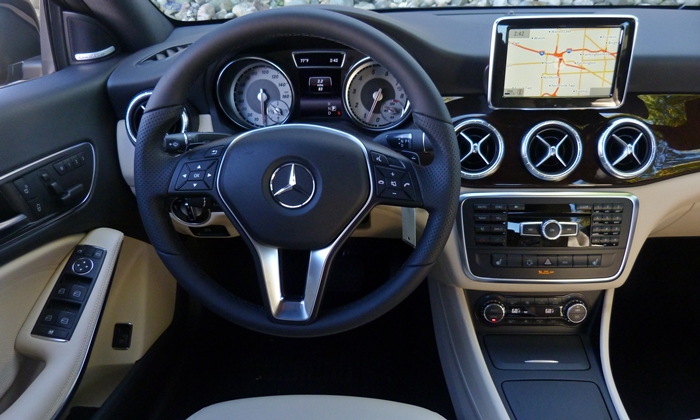 CLA Reviews: Mercedes-Benz CLA250 instrument panel