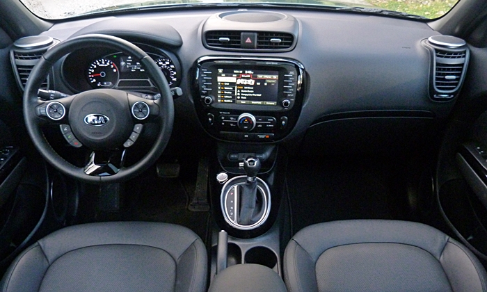 Kia Soul Photos: 2014 Kia Soul instrument panel full width