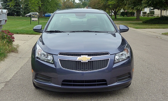 Cruze Reviews: Chevrolet Cruze Diesel front view