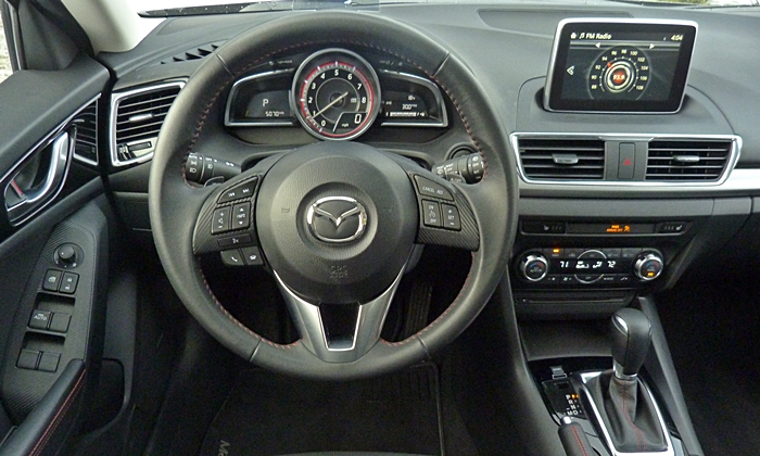 Mazda Mazda3 Photos: 2014 Mazda3 instrument panel