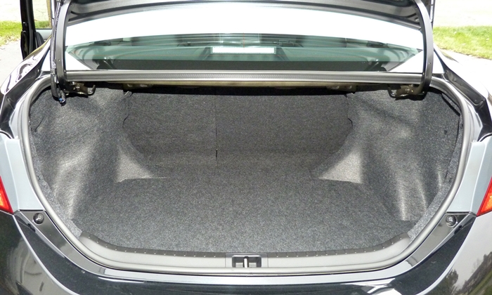 Corolla Reviews: 2014 Toyota Corolla S trunk