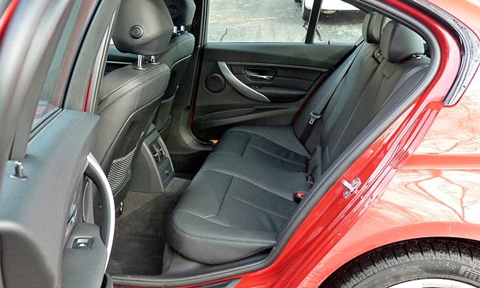3-Series Reviews: BMW 328d rear seat