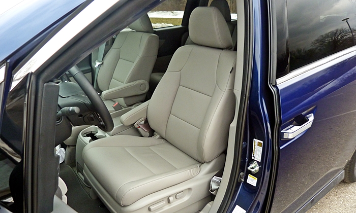 Honda Odyssey Photos: Honda Odyssey driver seat