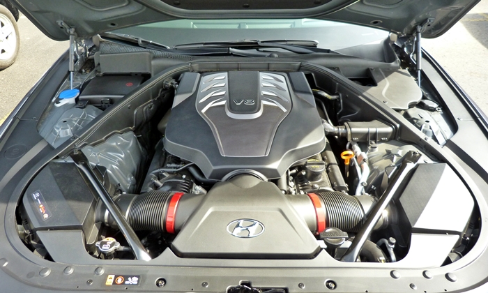 Hyundai Genesis Photos: Hyundai Genesis V8 engine