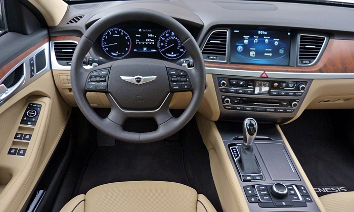 Genesis Reviews: Hyundai Genesis instrument panel
