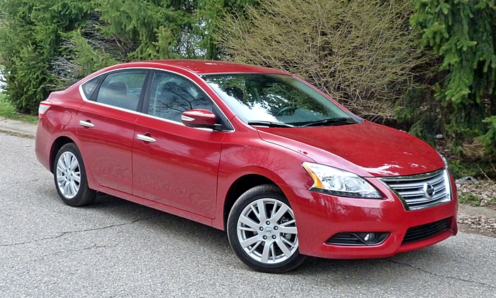 Sentra Reviews: 2014 Nissan Sentra front quarter view
