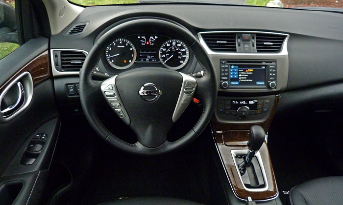Sentra Reviews: 2014 Nissan Sentra instrument panel