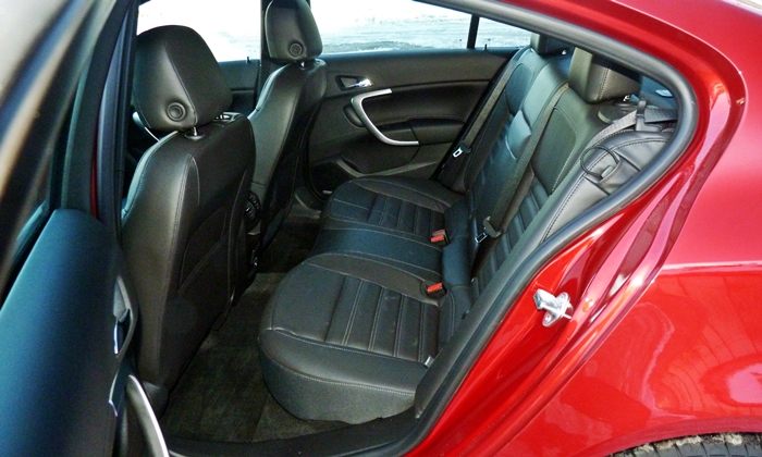 Regal Reviews: Buick Regal rear seat