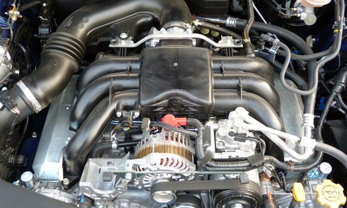 Subaru Legacy Photos: Subaru Legacy 3.6R Limited engine uncovered
