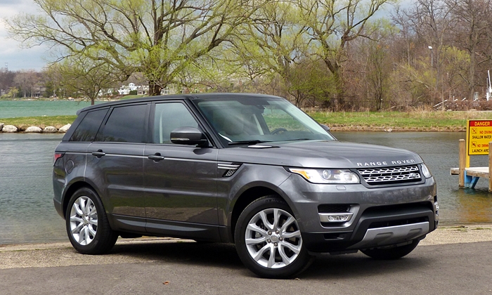 2014 Range Rover Sport front quarter view