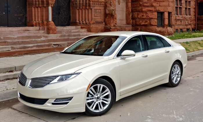 Lincoln MKZ Hybrid high front quarter view