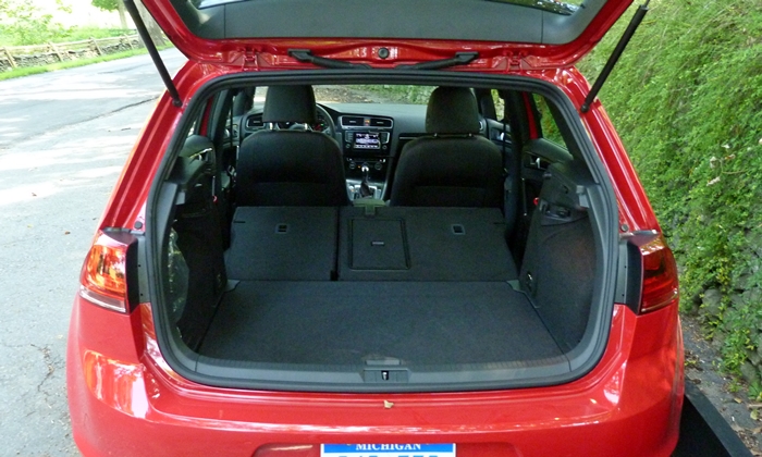 Golf / GTI Reviews: Volkswagen GTI cargo area seats folded