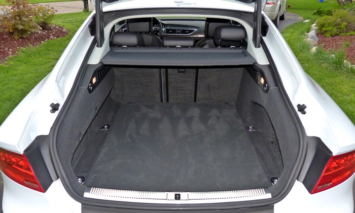 A7 / S7 Reviews: Audi A7 TDI cargo area