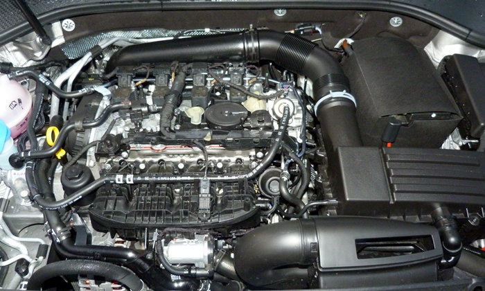 Volkswagen Passat Photos: Volkswagen Passat Sport 1.8T engine uncovered