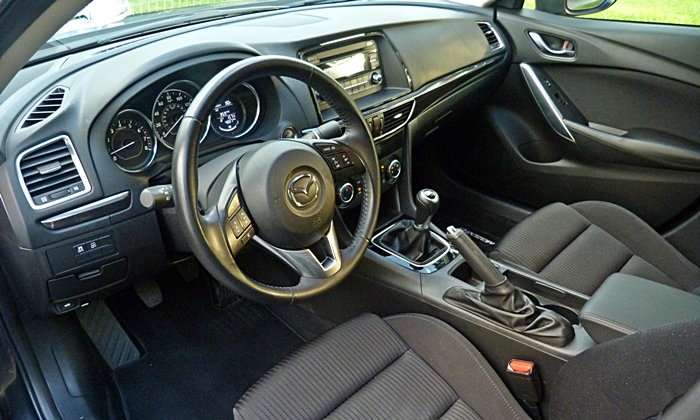 Volkswagen Passat Photos: Mazda6 interior