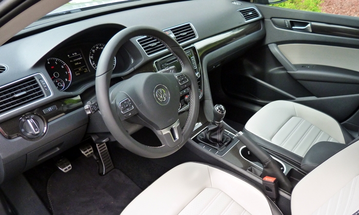 Passat Reviews: Volkswagen Passat Sport interior