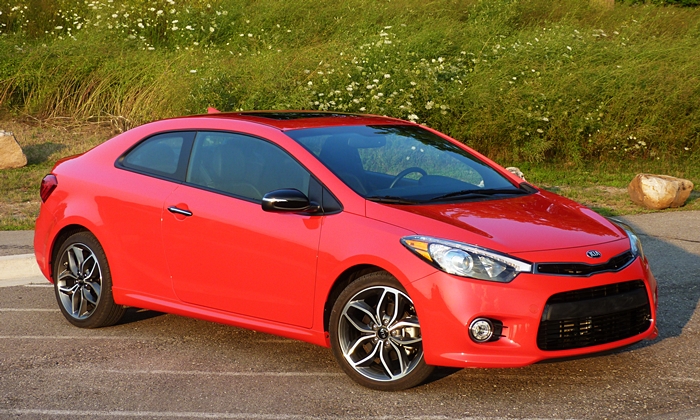 Forte Reviews: Kia Forte SX front quarter view