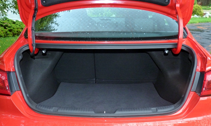 Forte Reviews: Kia Forte SX trunk