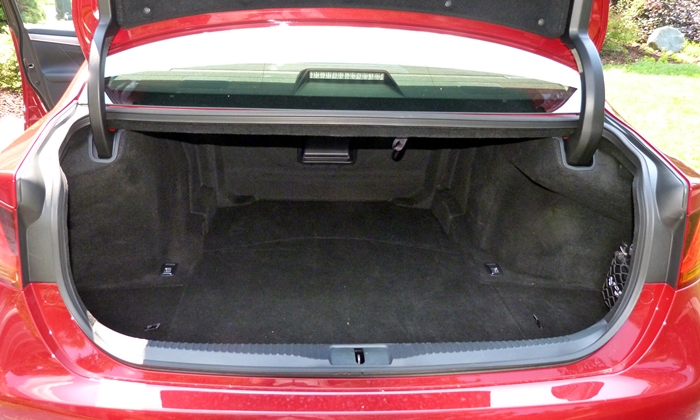 GS Reviews: Lexus GS 350 F Sport trunk