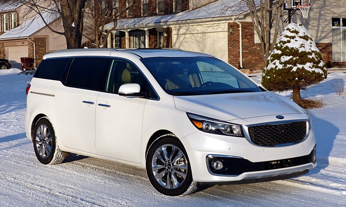 Kia Sedona SXL front quarter view