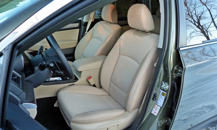 Subaru Outback Photos: Subaru Outback 2.5i Premium driver seat