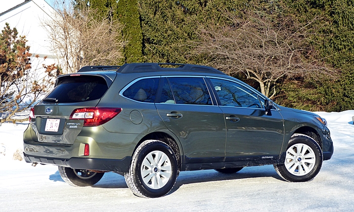 Outback Reviews: Subaru Outback rear quarter view